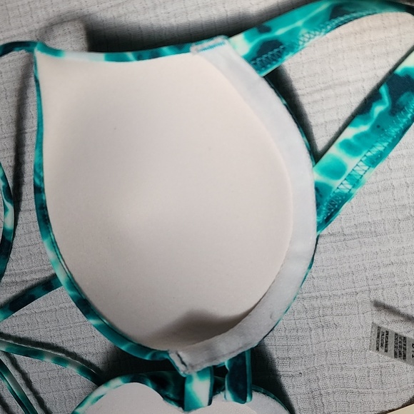 Pink Victoria's Secret Swim Top Size: S - Picture 8 of 16